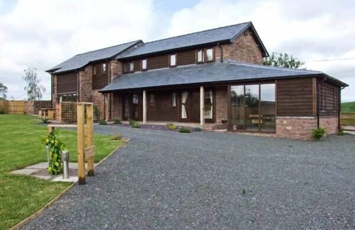 Longtown Cottage | BUSHMILLS, family friendly, character holiday cottage in Abbey Dore