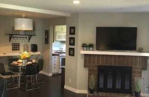 Ontario House | Business Executive Suites and Home Sweet Home!