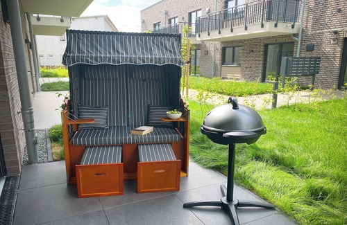 Tossens Apartment | Butjahuus - Sauna. Garden. Dogs welcome.