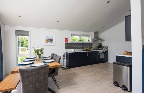 Lifton House | Buttercup Lodge, 33 Roadford Lake Lodges