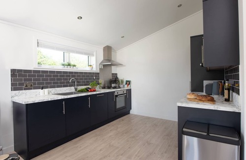 Lifton House | Buttercup Lodge, 33 Roadford Lake Lodges