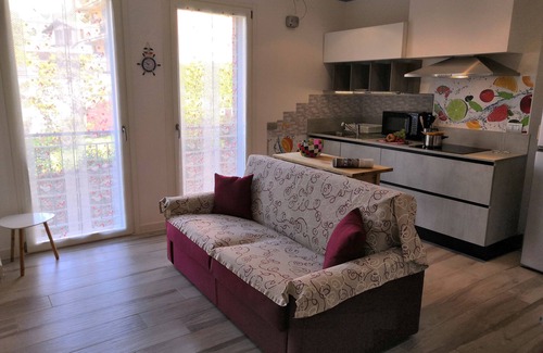 Pallanza Apartment | Butterfly Apt in Suna with garage, Wifi and A/C