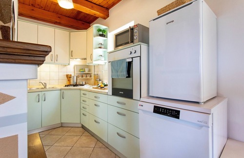Domzale House | Butterfly place