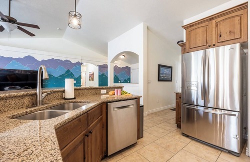 Heber House | Buy 4 get 5th free—XBOX room- Pets welcomed! Sleeps 18- Hottub- Hammocks
