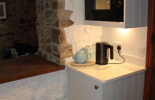 Haverfordwest Cottage | Bwthyn Graig, Llanrhian, Pembrokeshire. Short walk to Porthgain & Beach
