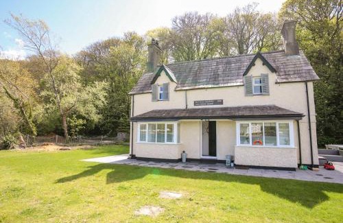 Bangor House | Bwthyn Siliwen Old Bath House