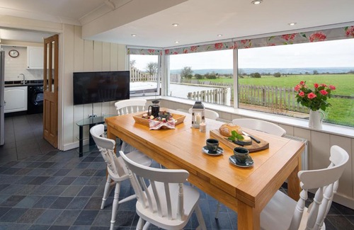 Cardigan House | Bwthyn y Ddol - a cottage with stunning views