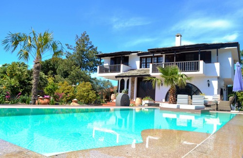 Megalos Prinos Villa | BYBLOS LUXURY VILLA & CHATEAU