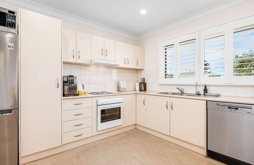 Port Elliot House | bythesea—Fireside Comfort on the Beach