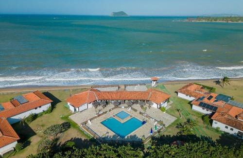 Praia Rasa House | Bz60 Casa em condomínio pé na areia