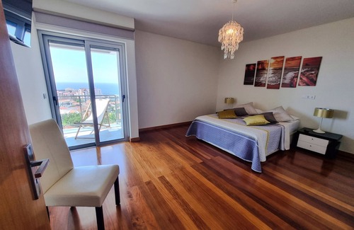 Sao Pedro Apartment | Cálido Apartamento con Vistas Panorámicas al Amanecer Sobre el mar