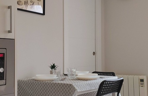 Distrito Llano Apartment | Céntrico Apto en Gijón con Garaje y Wifi
