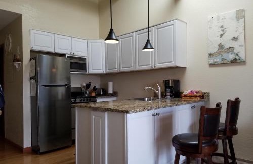 Oak Harbor Apartment | C & D Restawhile