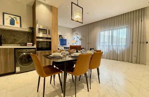 Al Aqiq Apartment | C Living - Premium 3 Bedroom with Large Windows