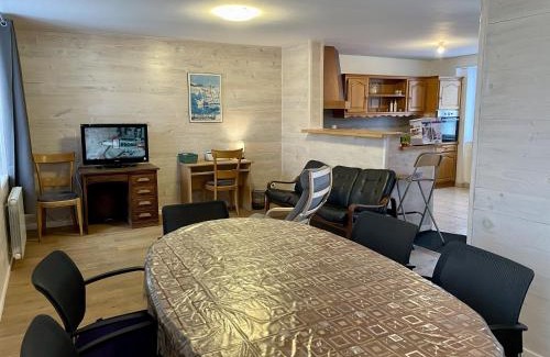 Imphy Apartment | C3 Familiale Parking 2 chambres 4 lits 5 personnes WiFi