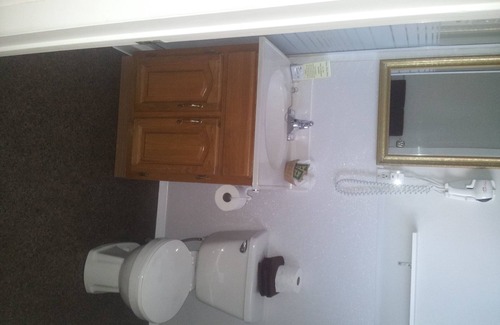 Ivy Lea Hotel | Capricorn Motel Royale Thousand Islands