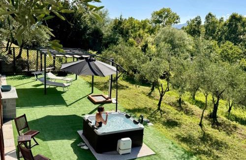 Gassano Apartment | Ca' Degli Ulivi Relax con idromassaggio Lunigiana vicino 5 terre