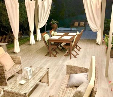 Gassano Apartment | Ca' Degli Ulivi Relax con idromassaggio Lunigiana vicino 5 terre
