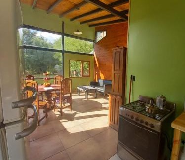 Hoyo de Epuyen Ski Chalet | Cabaña cerca del rio