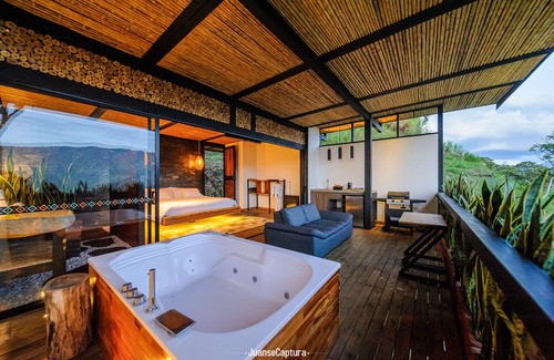 Barbosa Cabin | Cabañas de Lujo en Medio de la Naturaleza a Solo 40 min de Medellín