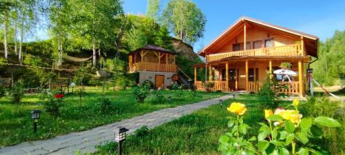 Maguri-Racatau House | Cabana Ana