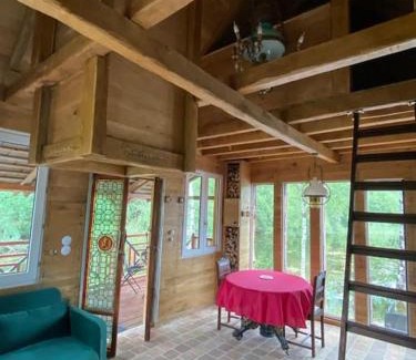 Sury-aux-Bois Ski Chalet | Cabane atypique sur une Île
