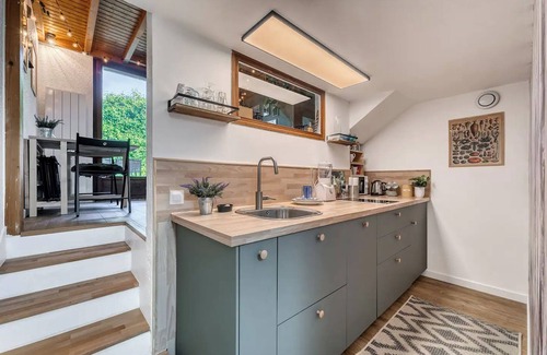 Menthon-Saint-Bernard Apartment | Cabane Cosy Pour un Automne à 190m du lac Dannecy