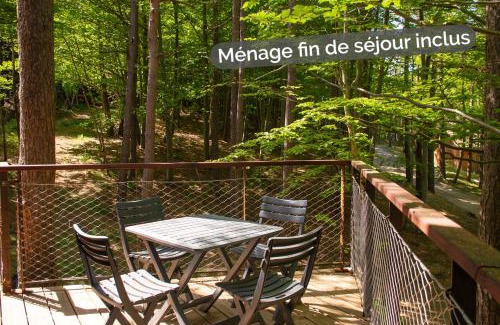 La Bastide-Puylaurent House | Cabane insolite dans les cevennes - les sous-bois de la bastide