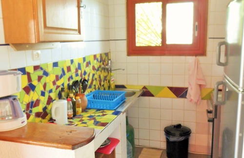 Popenguine House | Cabano Alberte: large terrace facing the beach, pension