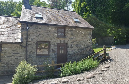 Llangybi Cottage | Cabin ∙ 1 bedroom ∙ 2 guests