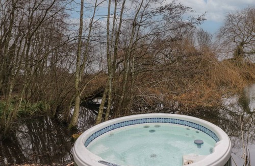 Beckford Cottage | Cabin ∙ 1 bedroom ∙ 2 guests