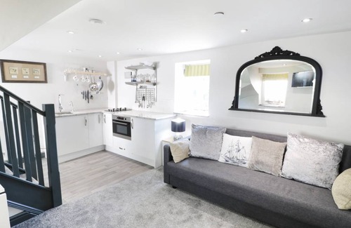 Mynytho Cottage | Cabin ∙ 1 bedroom ∙ 2 guests