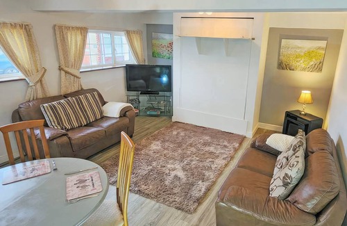 Horning Cottage | Cabin ∙ 1 bedroom ∙ 4 guests