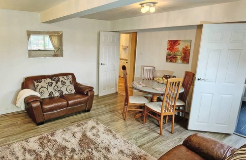 Horning Cottage | Cabin ∙ 1 bedroom ∙ 4 guests