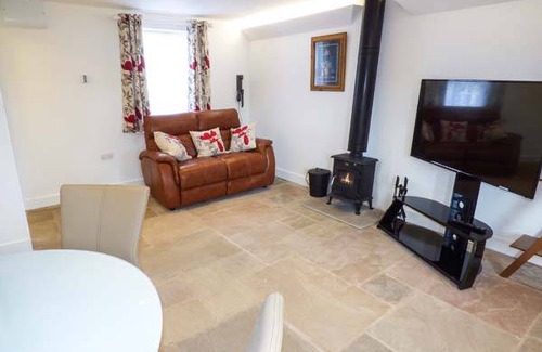 Blackwell in the Peak Cottage | Cabin ∙ 1 bedroom ∙ 2 guests