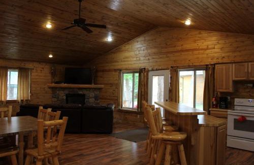 Deer River House | Cabin 11 - Modern open plan cabin with AC