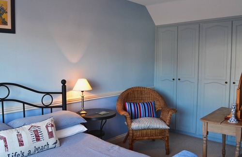 Winterton-on-Sea Cottage | Cabin ∙ 2 bedrooms ∙ 4 guests