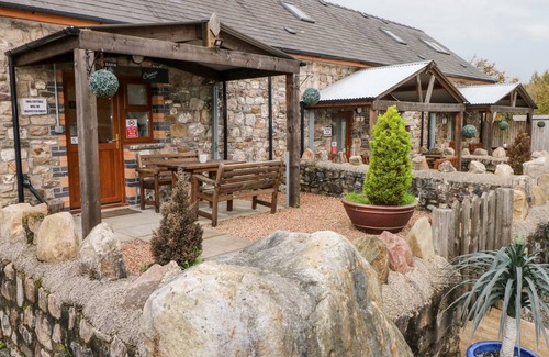 Margam Cottage | Cabin ∙ 2 bedrooms ∙ 4 guests