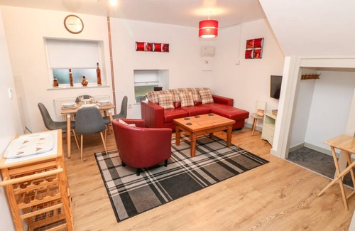 Margam Cottage | Cabin ∙ 2 bedrooms ∙ 4 guests
