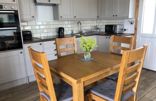 Sollas Cottage | Cabin ∙ 2 bedrooms ∙ 4 guests