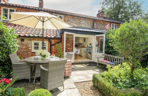 Aylsham Cottage | Cabin ∙ 2 bedrooms ∙ 4 guests
