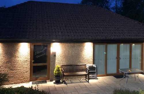 Kirknewton Cottage | Cabin ∙ 2 bedrooms ∙ 5 guests