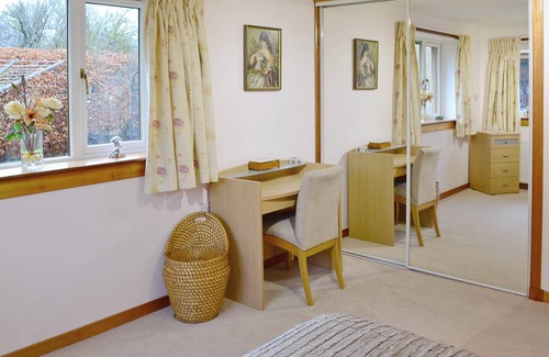 Kirknewton Cottage | Cabin ∙ 2 bedrooms ∙ 5 guests