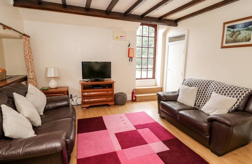 Llanwrthwl Cottage | Cabin ∙ 2 bedrooms ∙ 4 guests