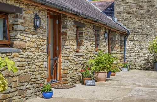 Llanrhidian Higher Cottage | Cabin ∙ 2 bedrooms ∙ 4 guests