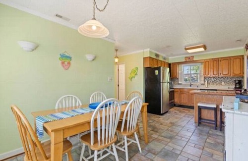 Kure Beach Cottage | Cabin ∙ 2 bedrooms ∙ 5 guests