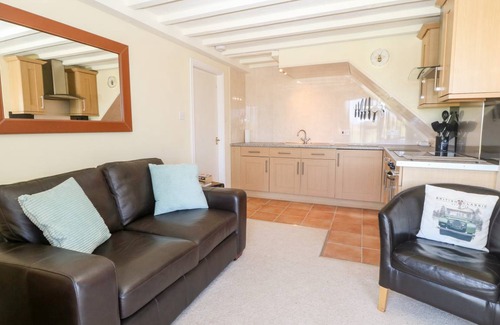 Dinas Dinlle Cottage | Cabin ∙ 3 bedrooms ∙ 6 guests