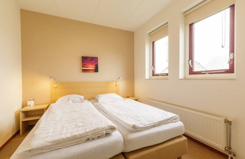 Municipality of Emmen Cottage | Cabin ∙ 3 bedrooms ∙ 6 guests