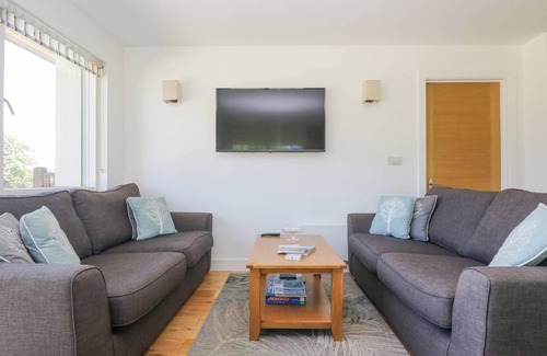 Carnon Downs Cottage | Cabin ∙ 3 bedrooms ∙ 6 guests