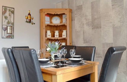 Aldbrough Cottage | Cabin ∙ 3 bedrooms ∙ 5 guests